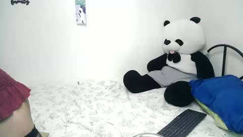 Snapshot of wildtightass chatting on 02/14/25, 02:12 Rhean online show from 02/14/25, 02:12