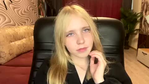 Snapshot of wilhelminafraker chatting on 06/29/26, 08:20 Anny online show from 06/29/26, 08:20