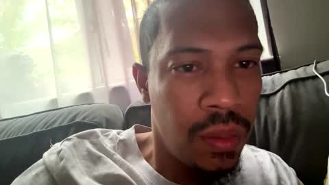 Snapshot of will021087 chatting on 10/31/25, 02:07 will021087 online show from 10/31/25, 02:07