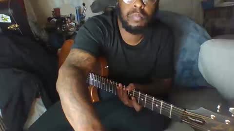 Snapshot of will_i_cam chatting on 05/19/26, 05:03 Will I cam online show from 05/19/26, 05:03