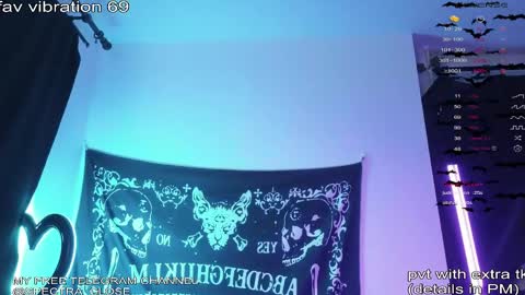 Snapshot of will_vand0m chatting on 05/14/26, 10:27 Your virtual girlfriend online show from 05/14/26, 10:27