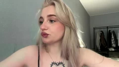 Olivia online show from 05/29/26, 03:10