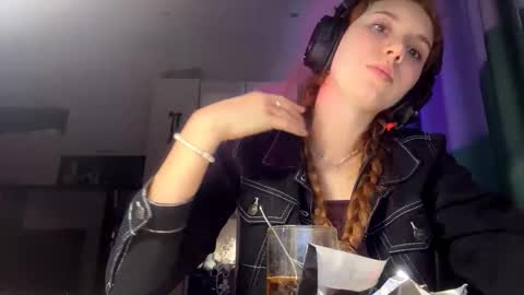 Alice online show from 03/10/26, 03:28