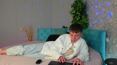 Snapshot of william_ross chatting on 01/22/25, 08:06 will online show from 01/22/25, 08:06