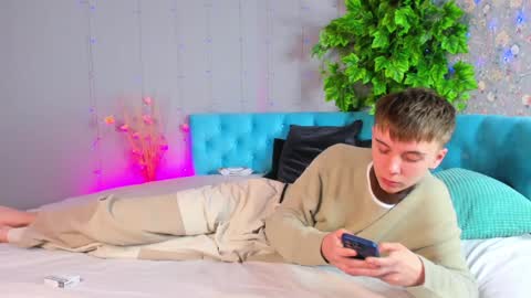 Snapshot of william_ross chatting on 01/27/25, 04:41 will online show from 01/27/25, 04:41