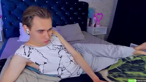 William online show from 09/29/25, 03:22