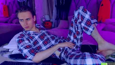 William online show from 10/20/25, 03:07