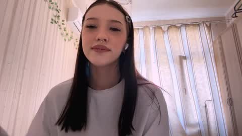 Snapshot of williedaugereau chatting on 04/06/26, 11:44 Mia online show from 04/06/26, 11:44