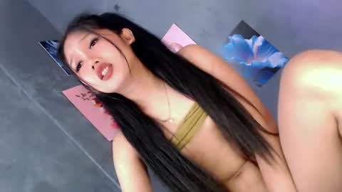 Snapshot of willing_and_wet chatting on 07/17/26, 09:08 LE XI online show from 07/17/26, 09:08