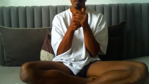 Snapshot of willingwillwet chatting on 10/25/25, 12:02 Call me Babe online show from 10/25/25, 12:02