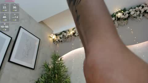 Snapshot of willow_hendrix chatting on 12/28/24, 02:53 Ms Willow online show from 12/28/24, 02:53