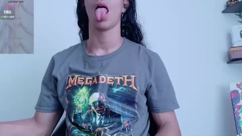willy_veins online show from 06/17/26, 04:08