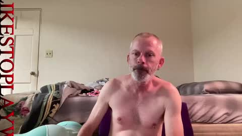 Snapshot of willylikestoplay74 chatting on 12/21/24, 04:30 Twisted Will online show from 12/21/24, 04:30