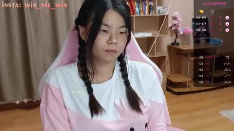 Snapshot of win_nie chatting on 09/08/25, 10:20 Winnie online show from 09/08/25, 10:20