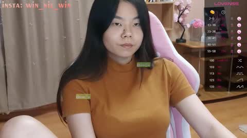 Snapshot of win_nie chatting on 09/15/25, 03:28 Winnie online show from 09/15/25, 03:28