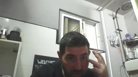 Snapshot of windowpane5 chatting on 02/01/25, 06:51 windowpane online show from 02/01/25, 06:51