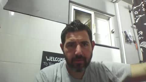 Snapshot of windowpane5 chatting on 02/14/25, 06:29 windowpane online show from 02/14/25, 06:29