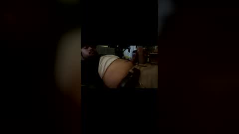 Snapshot of windowplug chatting on 03/18/26, 06:44 windowplug online show from 03/18/26, 06:44