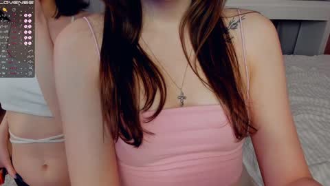 Snapshot of wine_on_lips chatting on 01/25/25, 07:17 Amalia and Mia online show from 01/25/25, 07:17