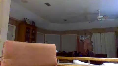 Snapshot of winedog2020 chatting on 02/17/26, 06:21 Gundja Man online show from 02/17/26, 06:21