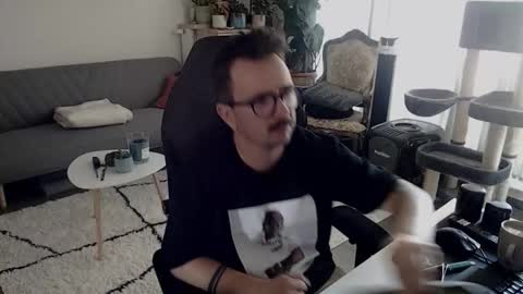 Snapshot of winnydepooh chatting on 10/01/25, 09:15 cream36 online show from 10/01/25, 09:15