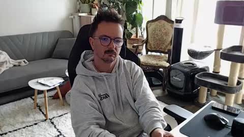 Snapshot of winnydepooh chatting on 11/10/25, 01:54 cream36 online show from 11/10/25, 01:54