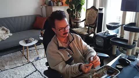 Snapshot of winnydepooh chatting on 11/24/25, 08:03 cream36 online show from 11/24/25, 08:03