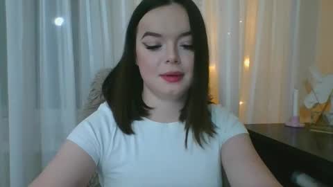 Snapshot of winter__white_rose chatting on 02/07/26, 06:55 Emma online show from 02/07/26, 06:55