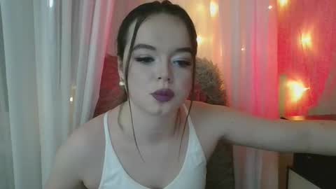 Snapshot of winter__white_rose chatting on 02/11/26, 07:19 Emma online show from 02/11/26, 07:19