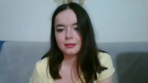 Snapshot of winter__white_rose chatting on 06/11/26, 12:32 Emma online show from 06/11/26, 12:32