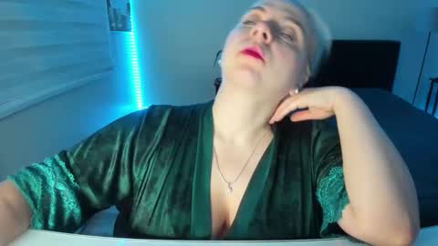 Winter Miracle online show from 11/23/25, 06:02