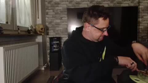 Snapshot of wirzwei8883 chatting on 11/10/25, 08:30 Dirty online show from 11/10/25, 08:30