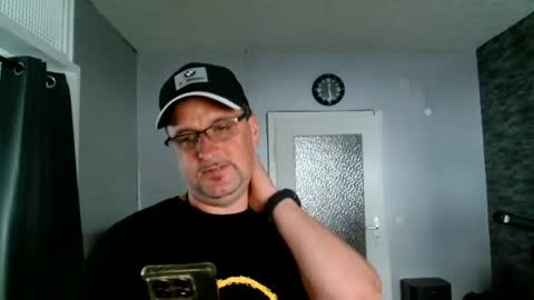 Snapshot of wirzwei8883 chatting on 06/14/26, 10:28 Dirty online show from 06/14/26, 10:28