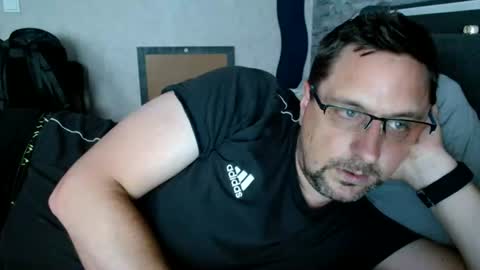 Snapshot of wirzwei8883 chatting on 06/21/26, 05:59 Dirty online show from 06/21/26, 05:59