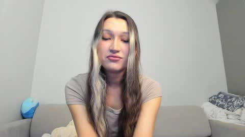 Snapshot of wiseenoughlamb chatting on 03/25/26, 07:09 Asylai but you can call me Aila online show from 03/25/26, 07:09