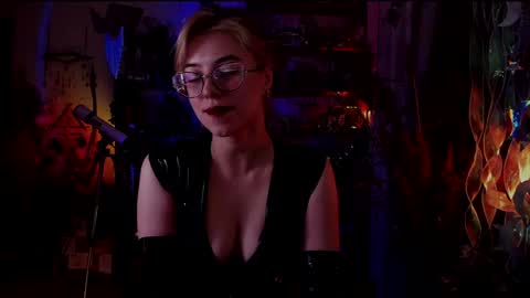 Snapshot of witch_fiona chatting on 12/04/24, 08:18 Goddess of two strapons  - Mr. long Don Mr. Pinky online show from 12/04/24, 08:18