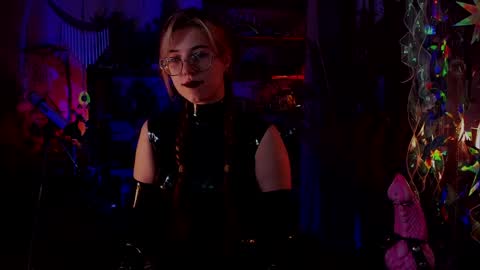 Snapshot of witch_fiona chatting on 12/15/24, 07:42 Goddess of two strapons  - Mr. long Don Mr. Pinky online show from 12/15/24, 07:42