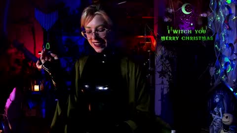 Snapshot of witch_fiona chatting on 12/28/24, 07:43 Goddess of two strapons  - Mr. long Don Mr. Pinky online show from 12/28/24, 07:43