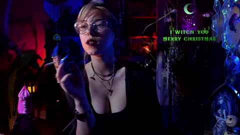 Snapshot of witch_fiona chatting on 12/29/24, 07:32 Goddess of two strapons  - Mr. long Don Mr. Pinky online show from 12/29/24, 07:32