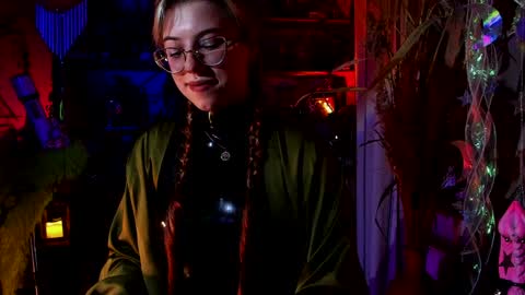 Snapshot of witch_fiona chatting on 01/22/25, 08:06 Goddess of two strapons  - Mr. long Don Mr. Pinky online show from 01/22/25, 08:06