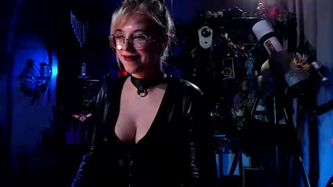 Snapshot of witch_fiona chatting on 02/24/25, 07:52 Goddess of two strapons  - Mr. long Don Mr. Pinky online show from 02/24/25, 07:52