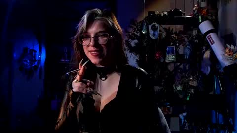 Snapshot of witch_fiona chatting on 03/04/25, 08:05 Goddess of two strapons  - Mr. long Don Mr. Pinky online show from 03/04/25, 08:05