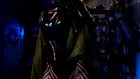 Snapshot of witch_fiona chatting on 03/05/25, 08:00 Goddess of two strapons  - Mr. long Don Mr. Pinky online show from 03/05/25, 08:00