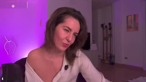 Witch in Silk online show from 11/12/25, 10:30