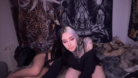 Snapshot of witchshadows chatting on 01/16/25, 06:59 witchshadows online show from 01/16/25, 06:59