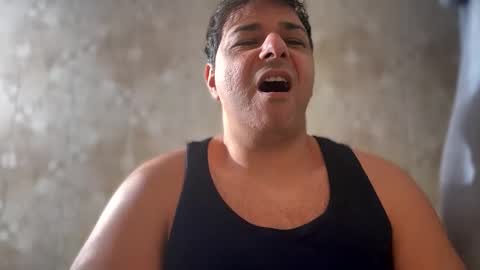 Snapshot of witebull83 chatting on 12/02/24, 09:13 Witebull online show from 12/02/24, 09:13