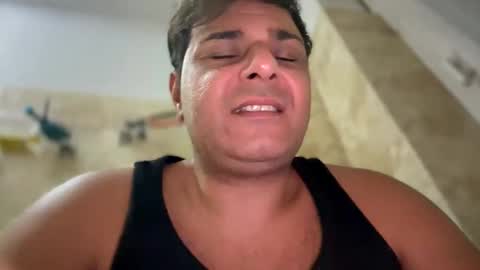 Snapshot of witebull83 chatting on 12/02/24, 08:11 Witebull online show from 12/02/24, 08:11