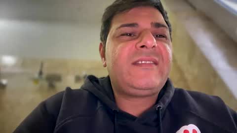 Snapshot of witebull83 chatting on 12/08/24, 02:52 Witebull online show from 12/08/24, 02:52