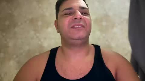 Snapshot of witebull83 chatting on 12/14/24, 08:29 Witebull online show from 12/14/24, 08:29