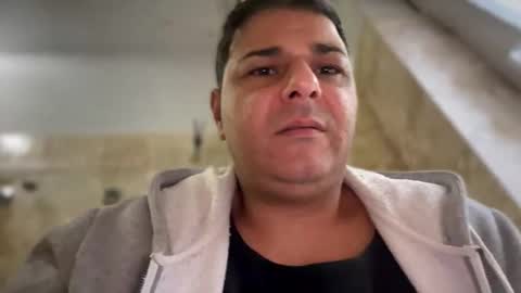 Snapshot of witebull83 chatting on 12/26/24, 07:13 Witebull online show from 12/26/24, 07:13